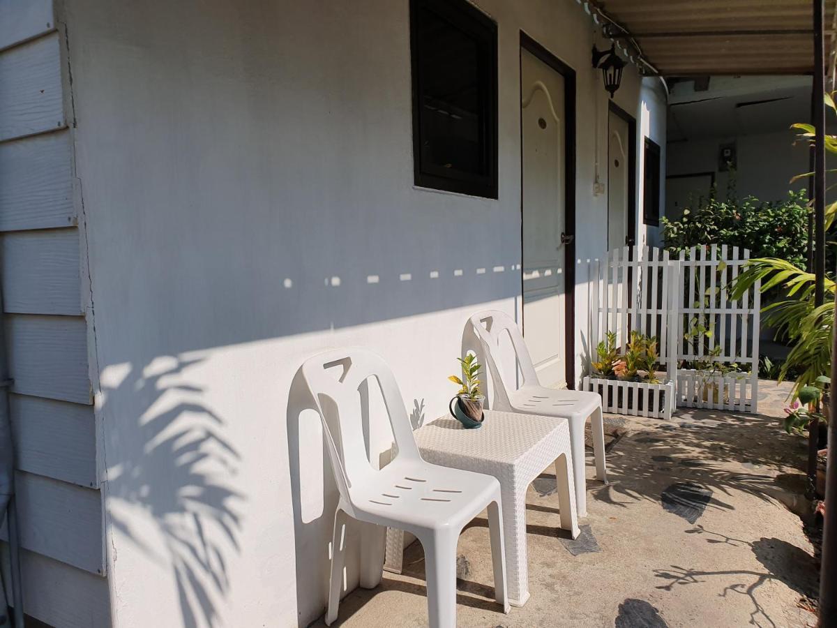 P.California Inter Hostel Nangrong Kültér fotó