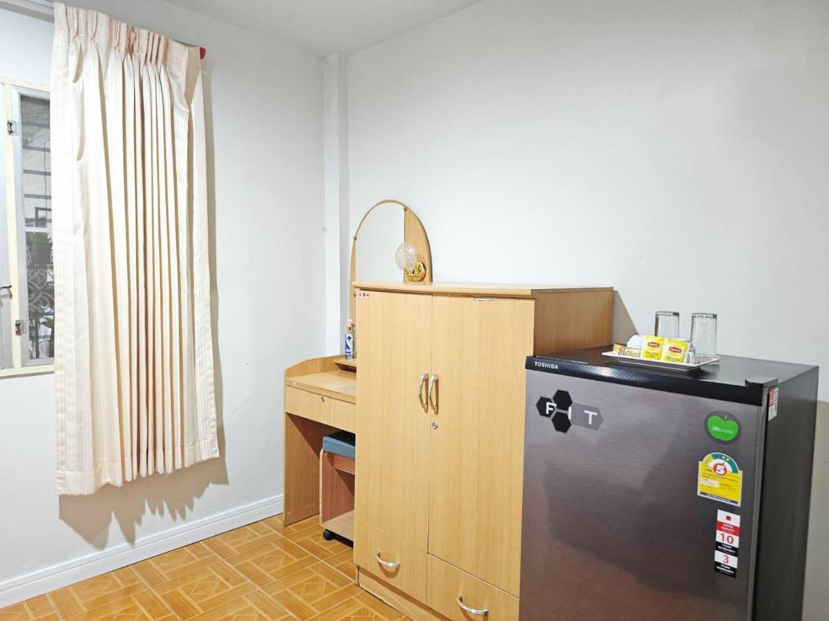 P.California Inter Hostel Nangrong Kültér fotó