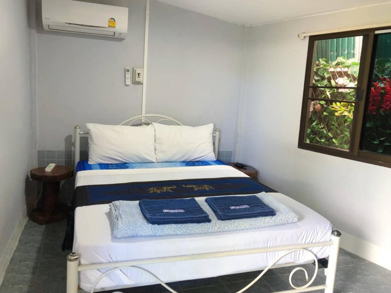 P.California Inter Hostel Nangrong Kültér fotó