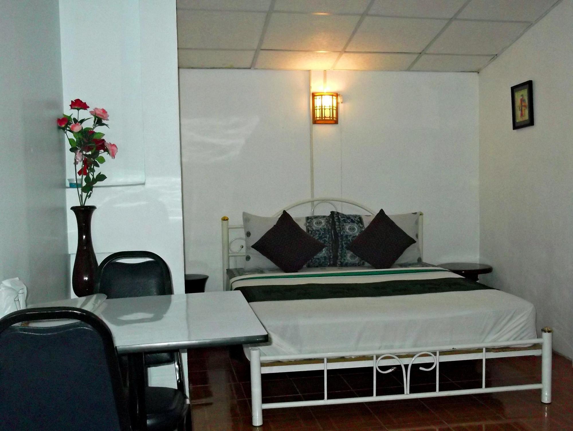 P.California Inter Hostel Nangrong Kültér fotó