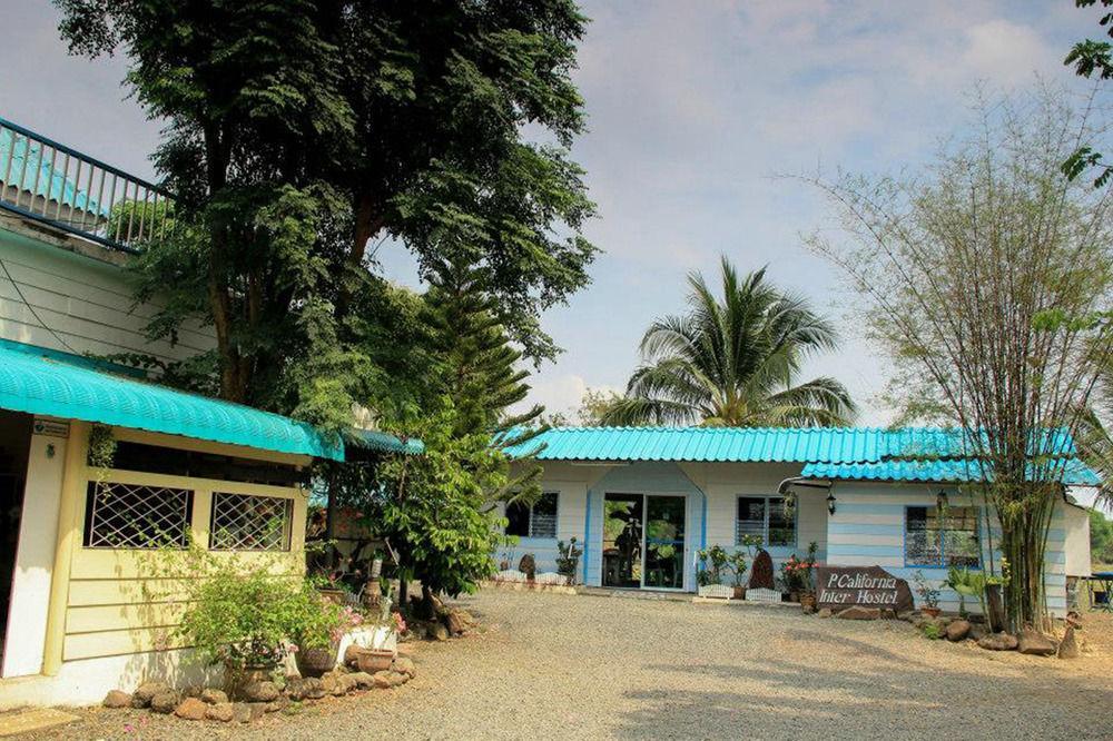 P.California Inter Hostel Nangrong Kültér fotó