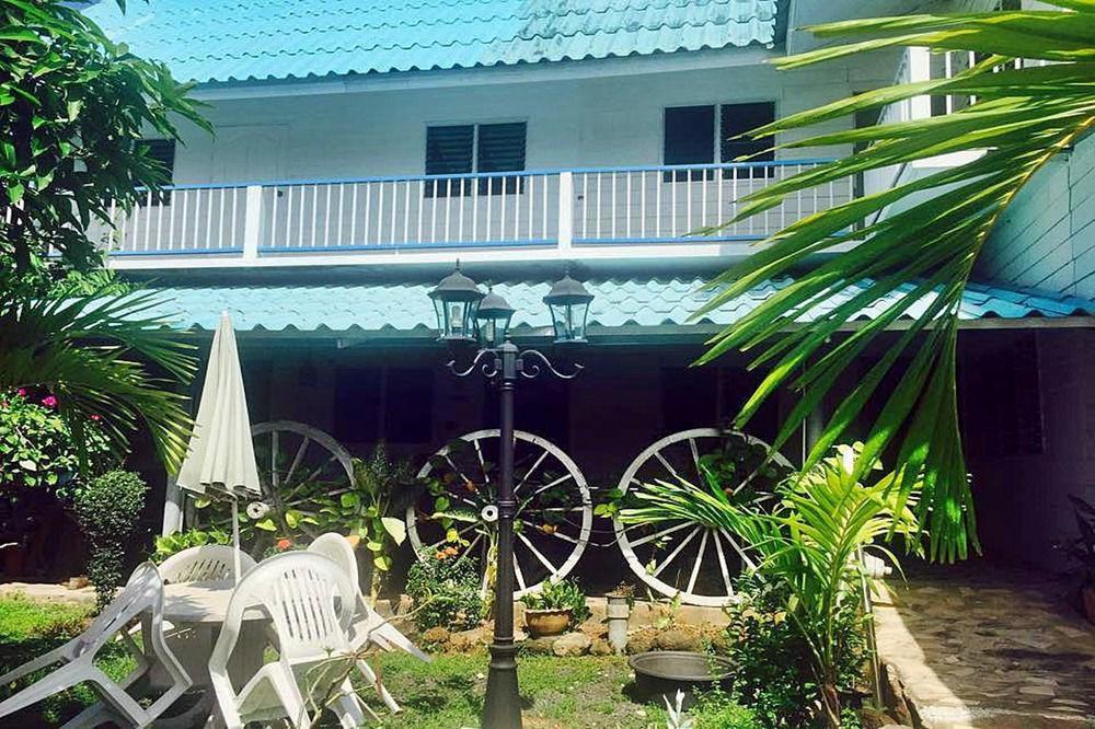 P.California Inter Hostel Nangrong Kültér fotó