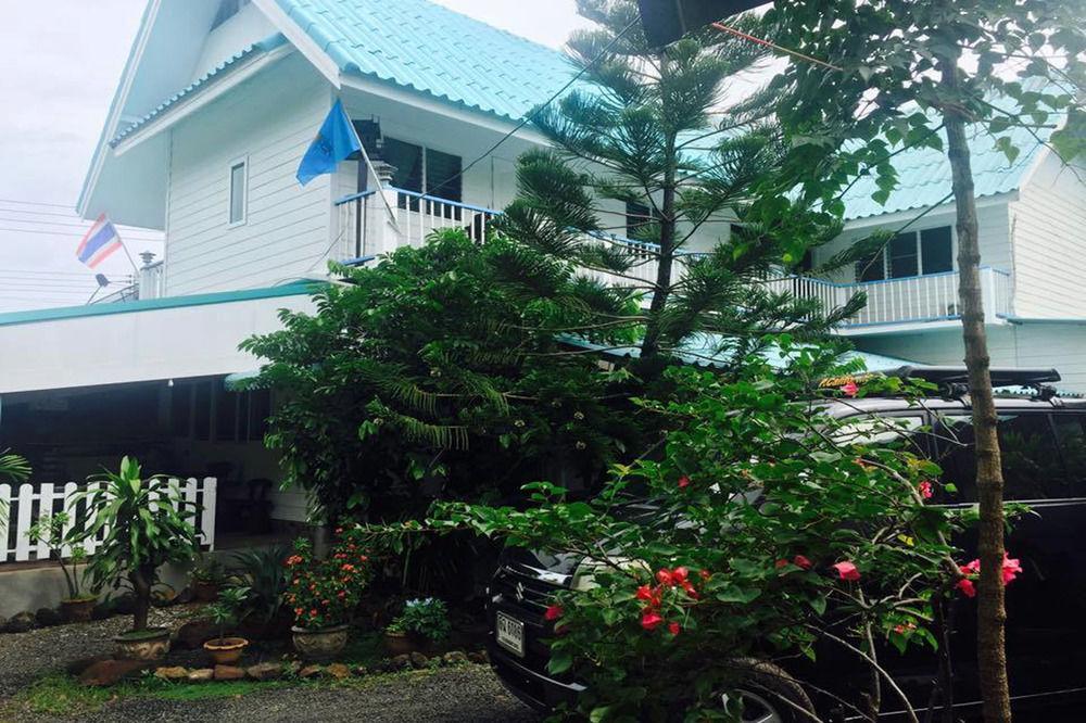 P.California Inter Hostel Nangrong Kültér fotó