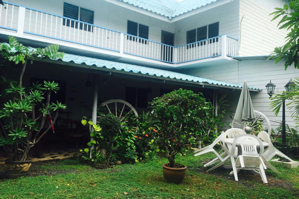 P.California Inter Hostel Nangrong Kültér fotó