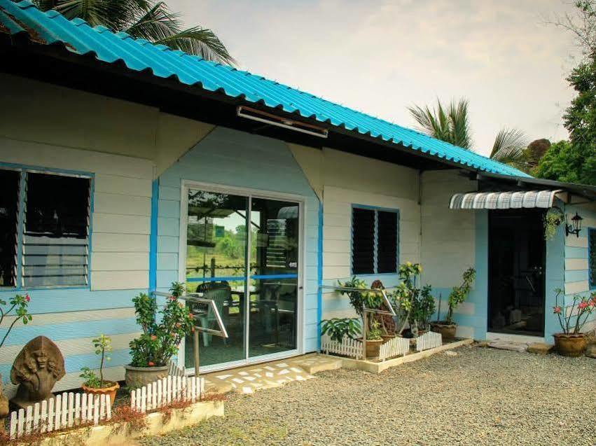 P.California Inter Hostel Nangrong Kültér fotó